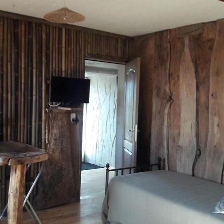 Instant De Liberte Bed & Breakfast Дигоан Екстериор снимка